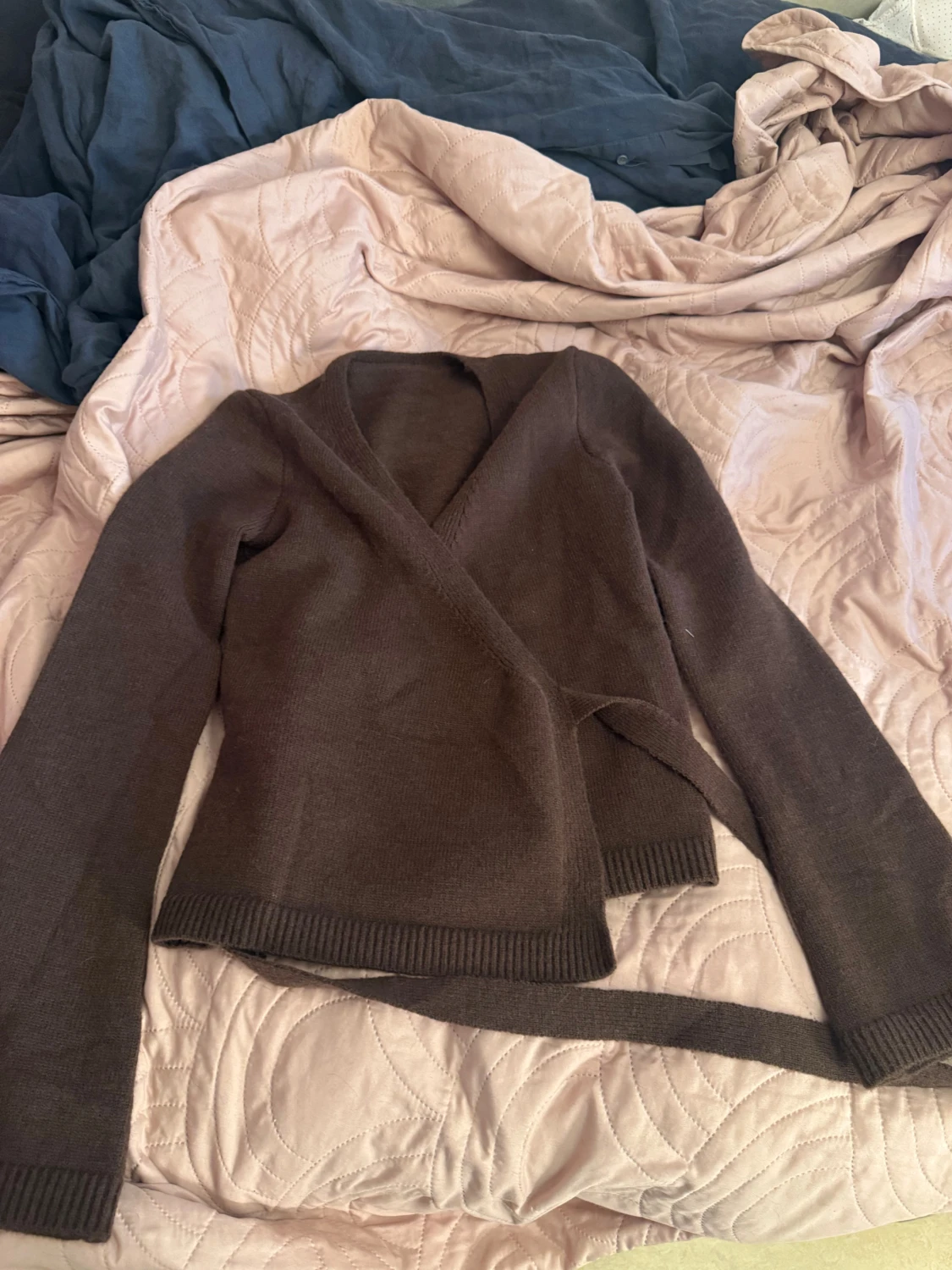 Brun  kofta med knytband