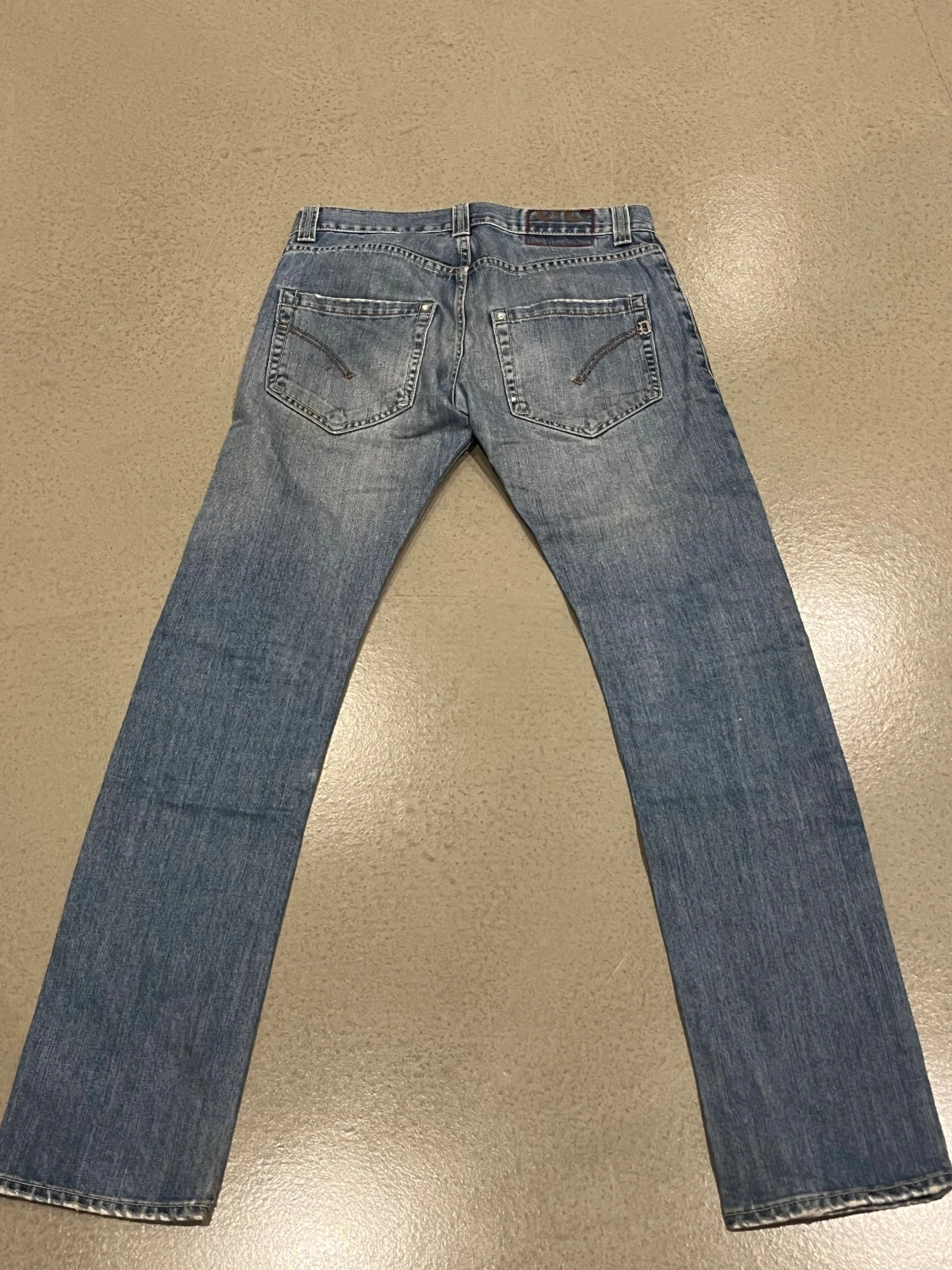 Dondupljusblå jeans med raka ben - 1