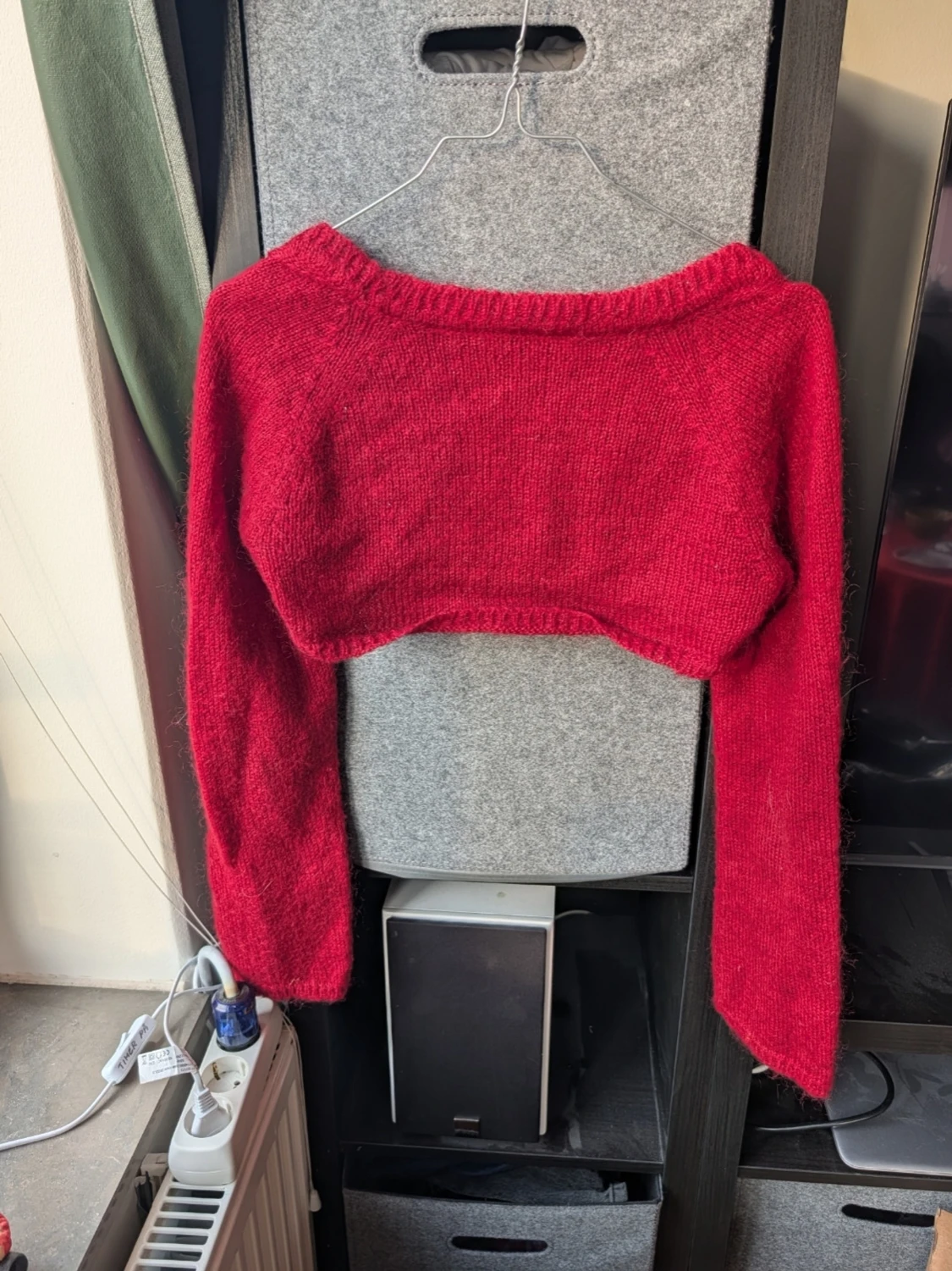 Röd croppad stickad bolero Message - 1