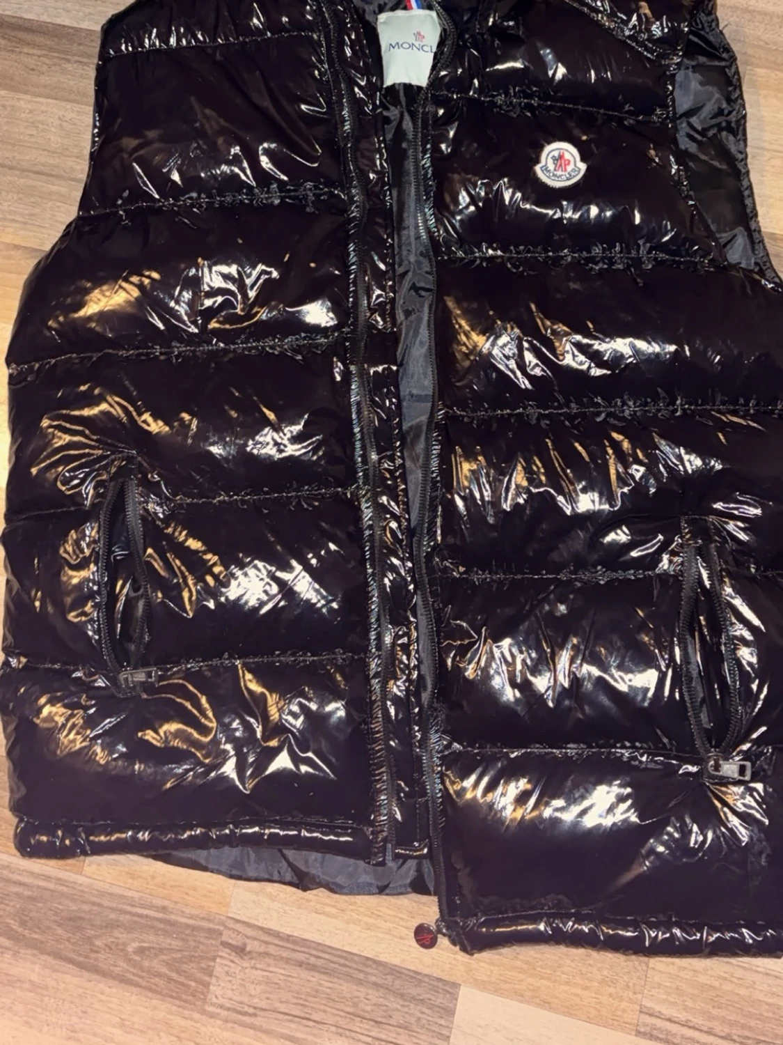 Svart dunväst från Moncler