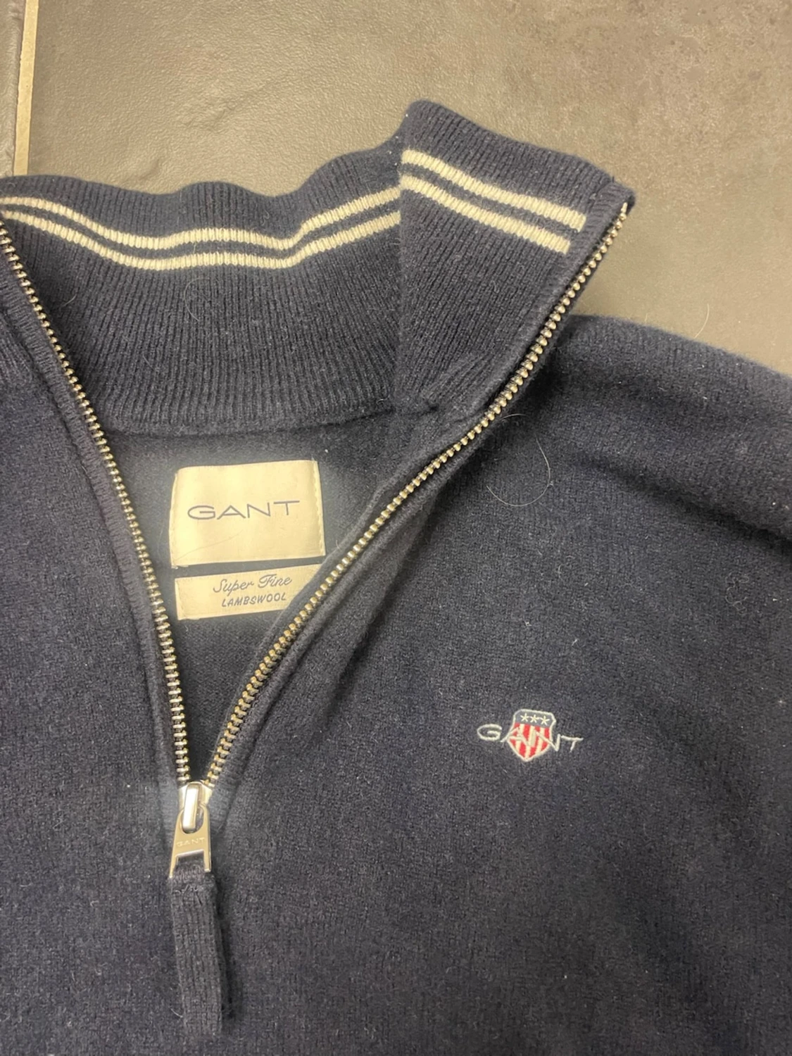 Mörkblå GANT half zip tröja i ull - 1