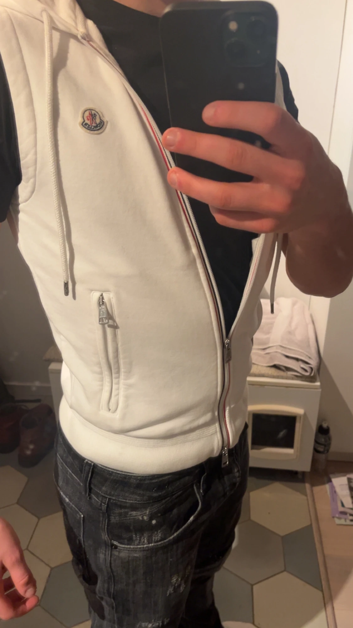 Vit Moncler väst med huva och dragkedja - 1