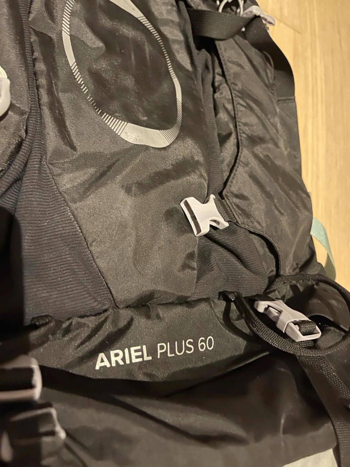 Osprey Ariel Plus 60L ryggsäck svart - 3