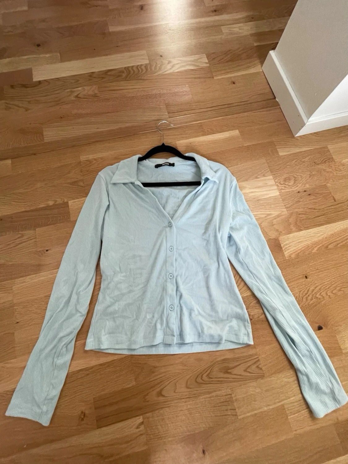 Ljusblå ribbad tröja 