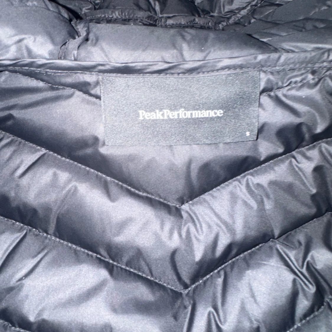 Svart pufferjacka Peak Performance S - 2