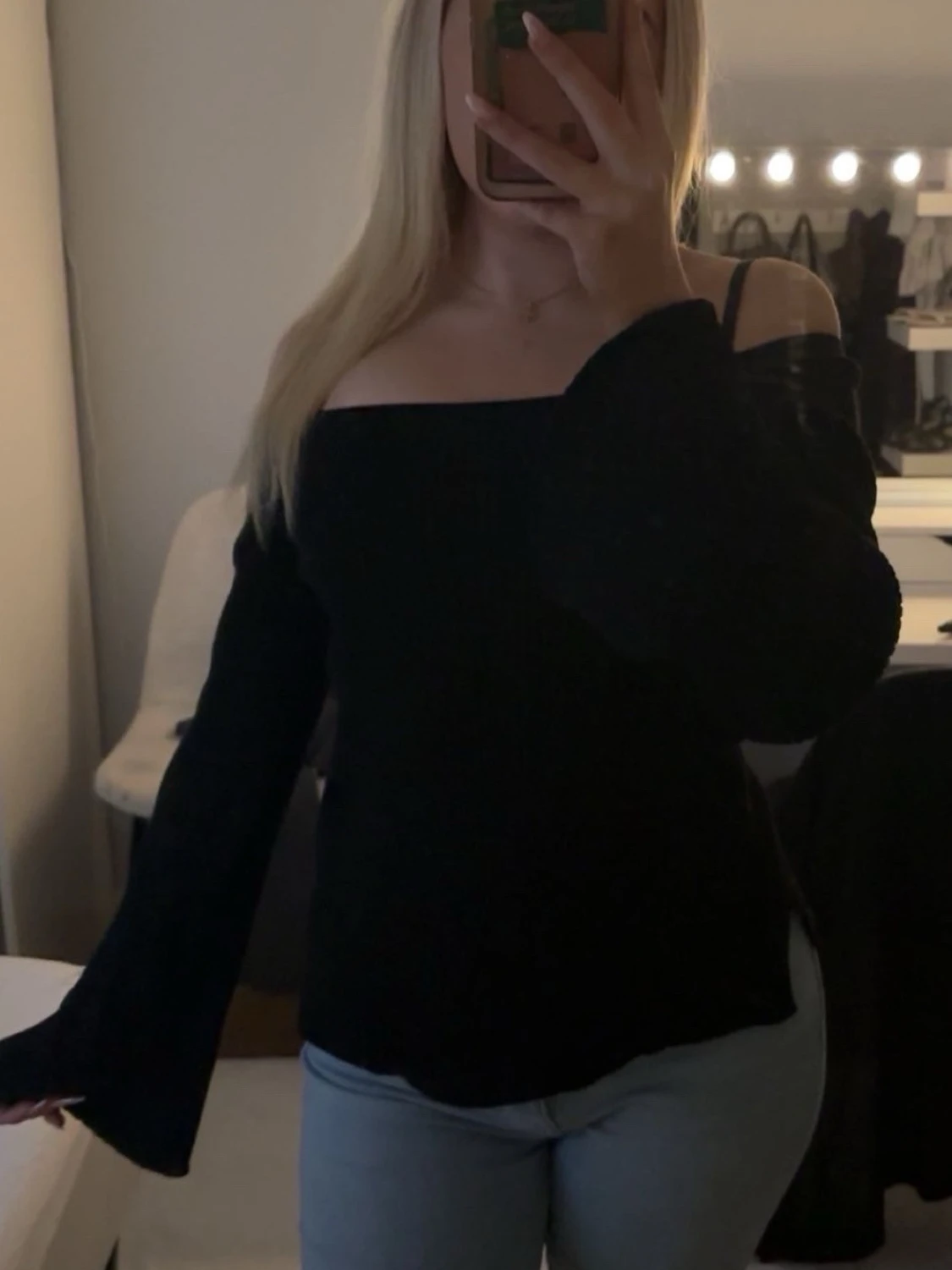 Svart offshoulder topp med vida ärmar - 1