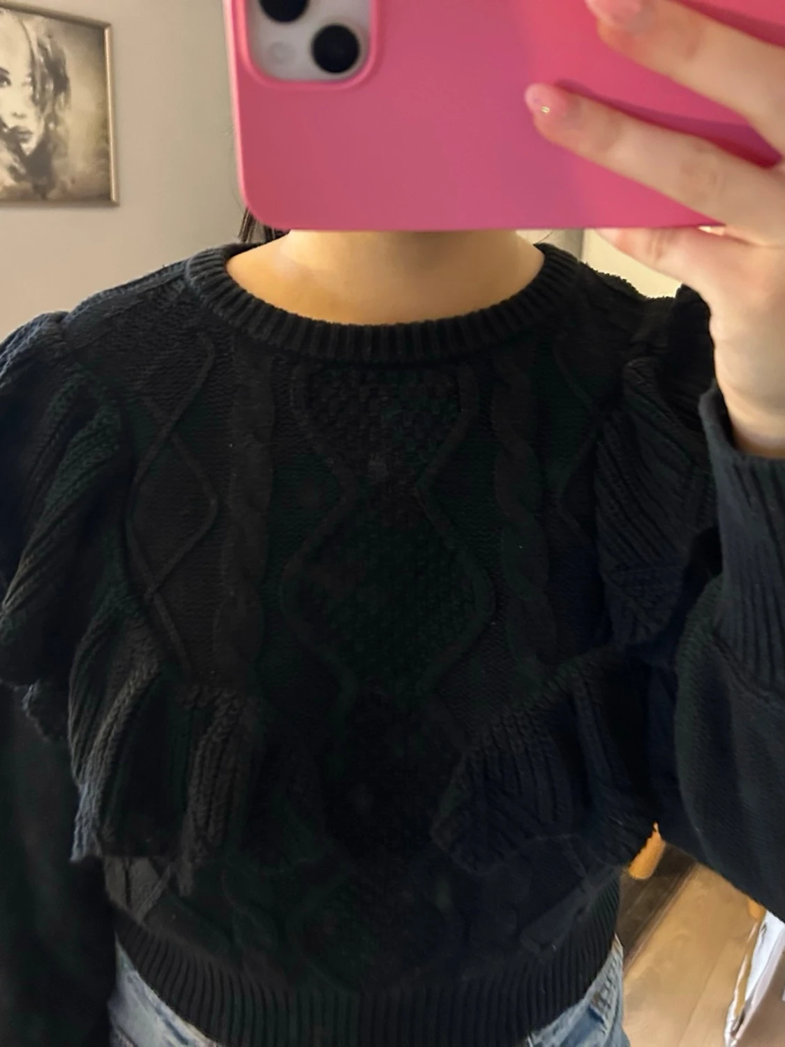 Svart stickad tröja med volanger - 1