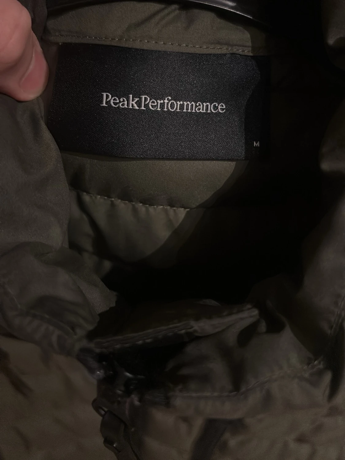 Olivgrön dunväst Peak Performance M - 1