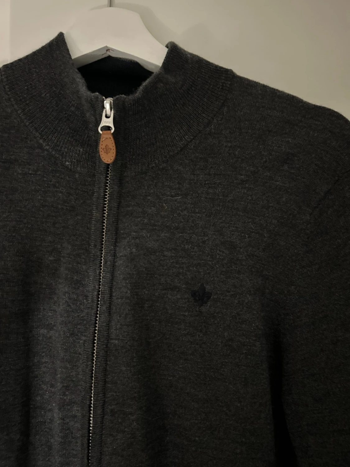 Mörkgrå kofta i merinoull från Morris - 1