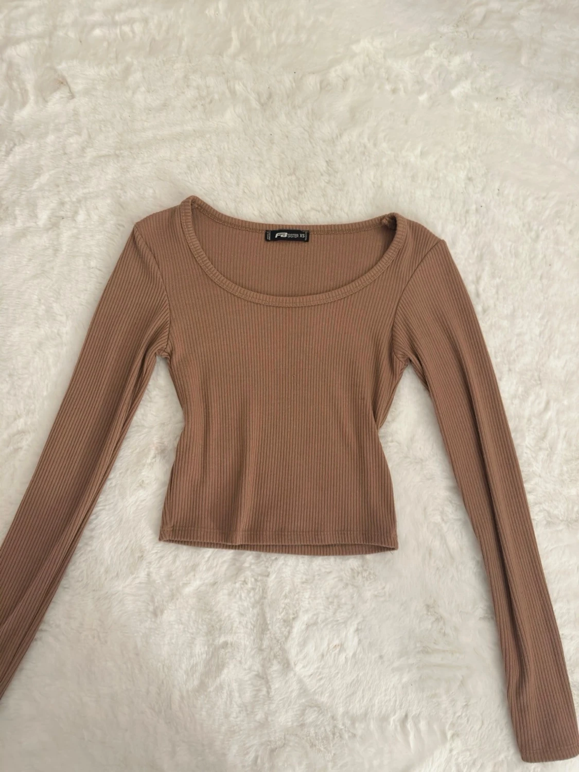 Beige ribbad långärmad topp  - 2