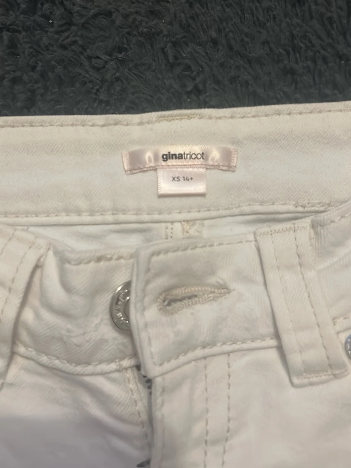 Vita bootcut lowwaist jeans från Gina Tricot XS - 1