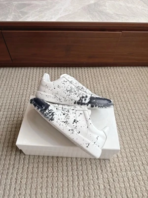 MAISON MARGIELA PAINT SPLATTER GATS - MAISON MARGIELA PAINT SPLATTER GATS