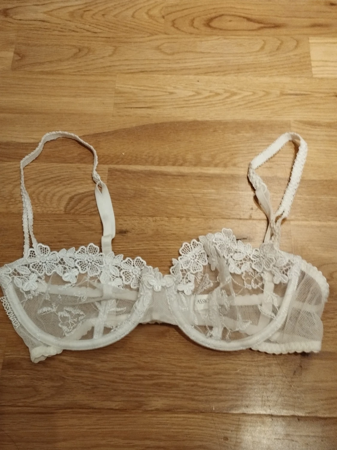NY Vit spets-bh med blommor från Passionata
