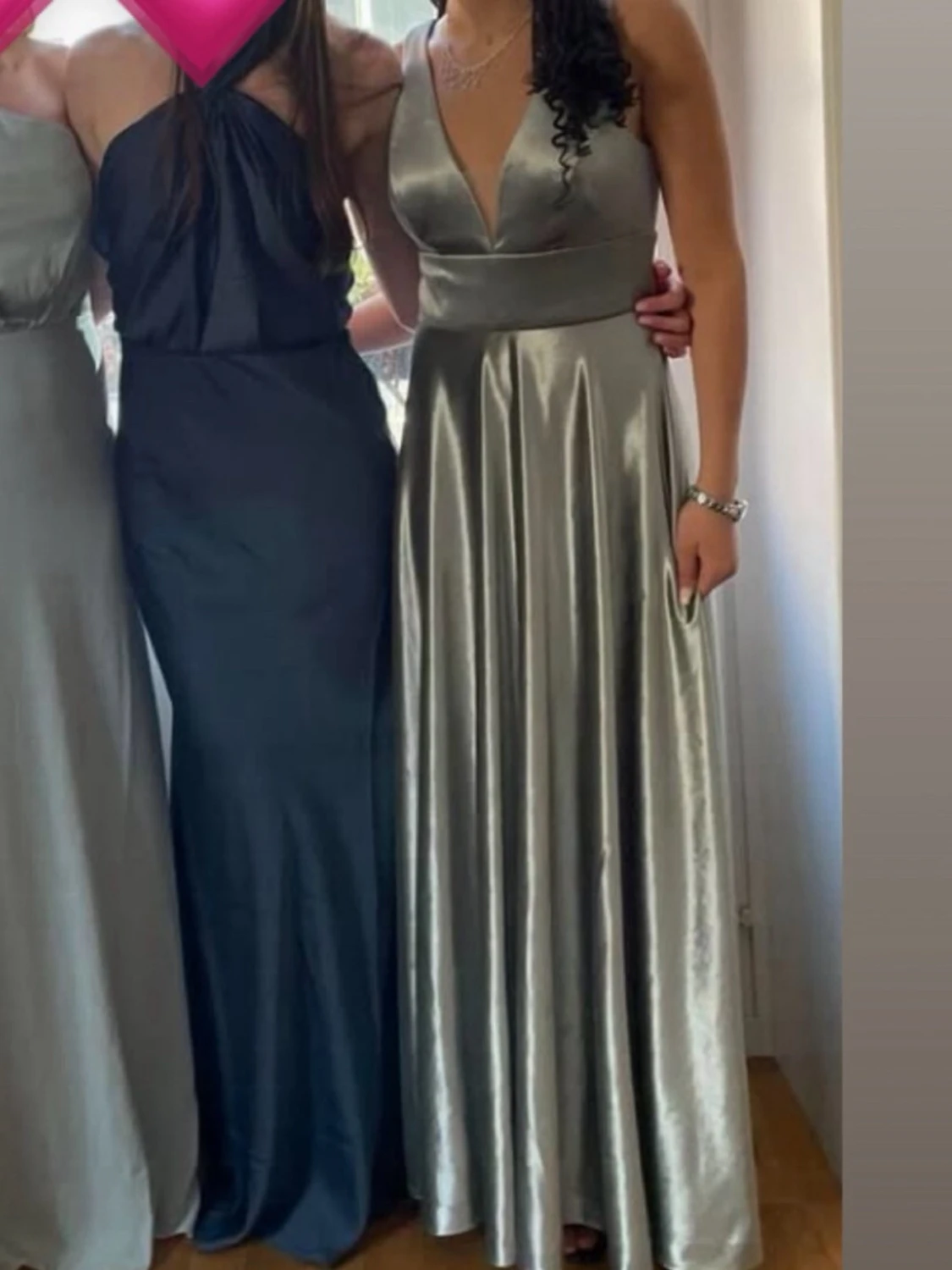 Silver/grön färgad balklänning med v-ringning