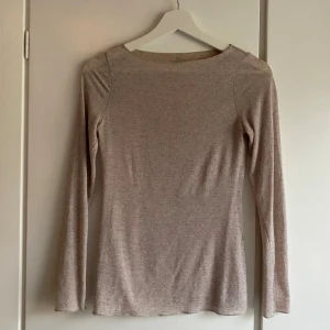 Intimissimi ultralight boat neck Kashmir topp - Storlek S. Använd ett fåtal gånger. Fint skick.