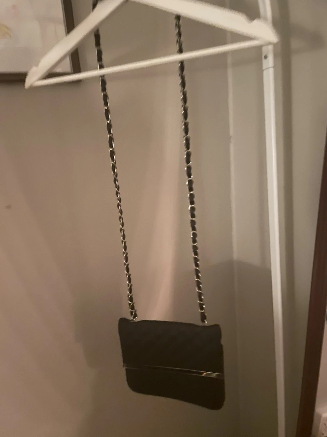 Svart quiltad axelväska med kedja - 1