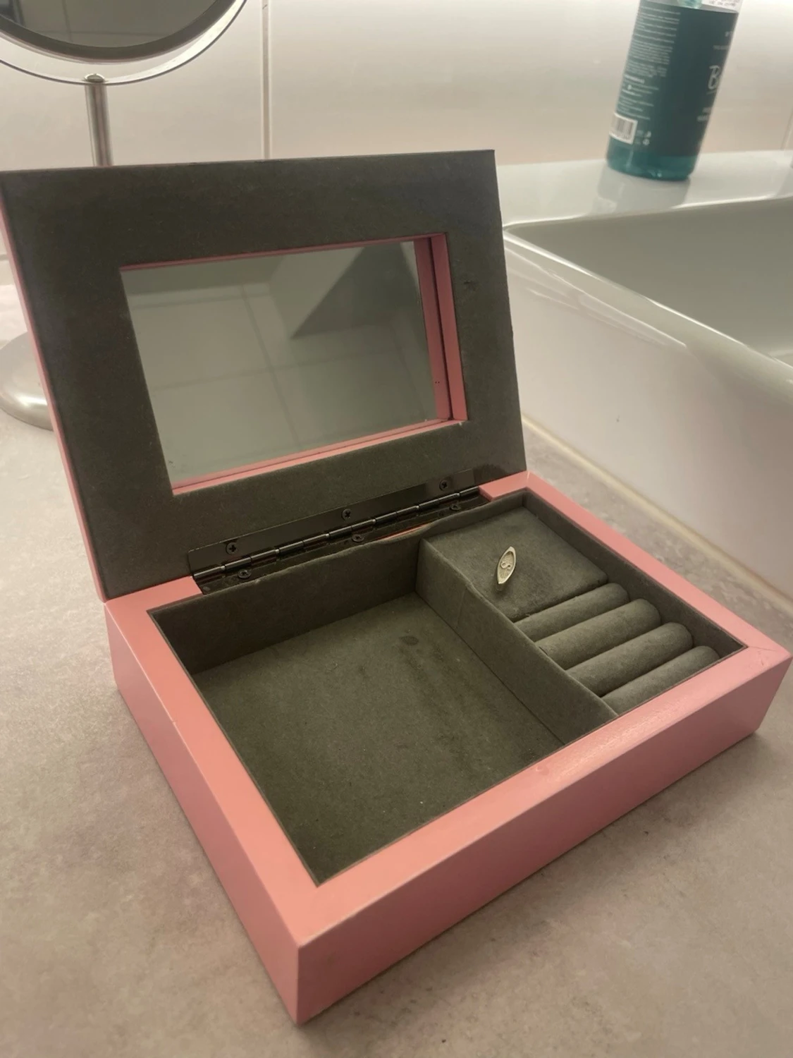 Smyckeskrin med speldosa - 2