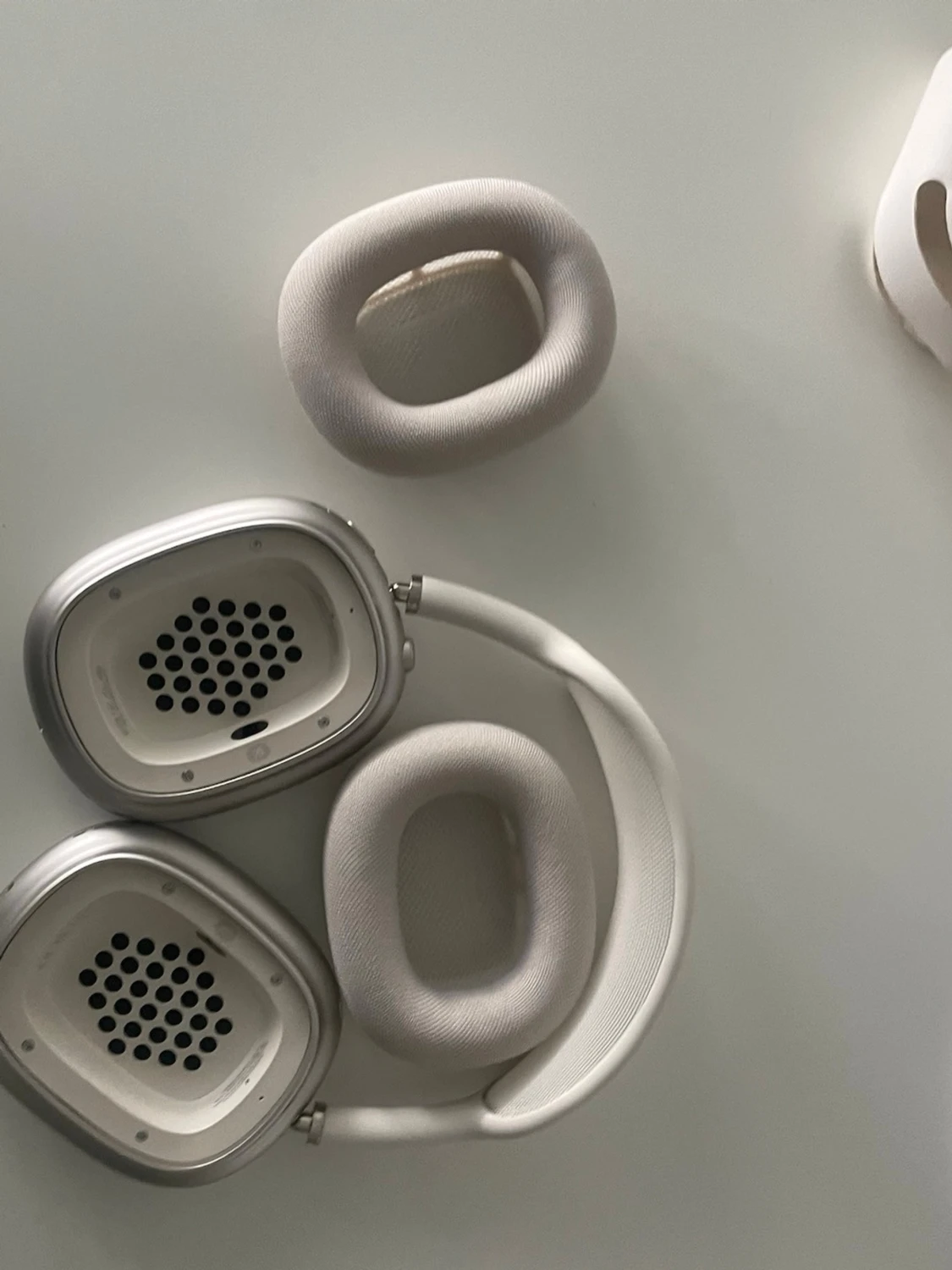  AirPods Max Starlight - 2