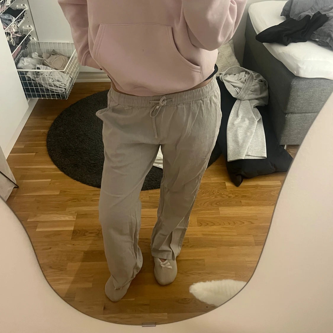 Beige linnebyxor med snörning - 1