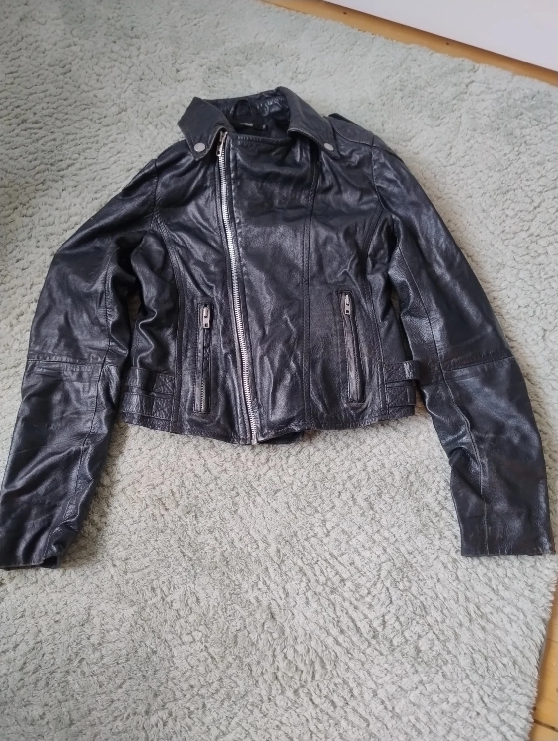 Svart skinnjacka från 