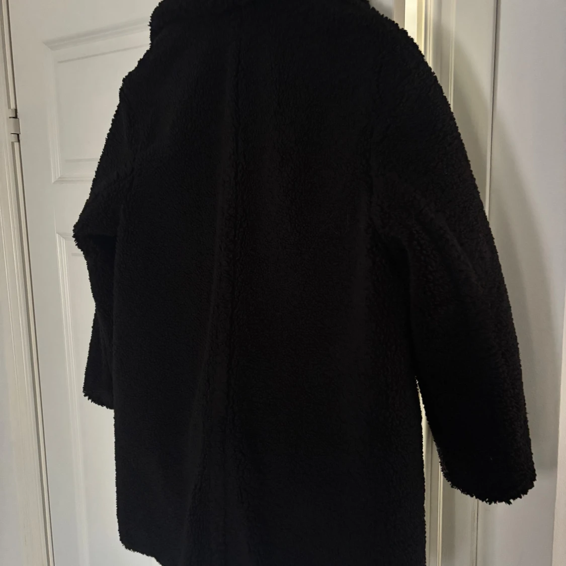 Svart teddyjacka från H&M - 3