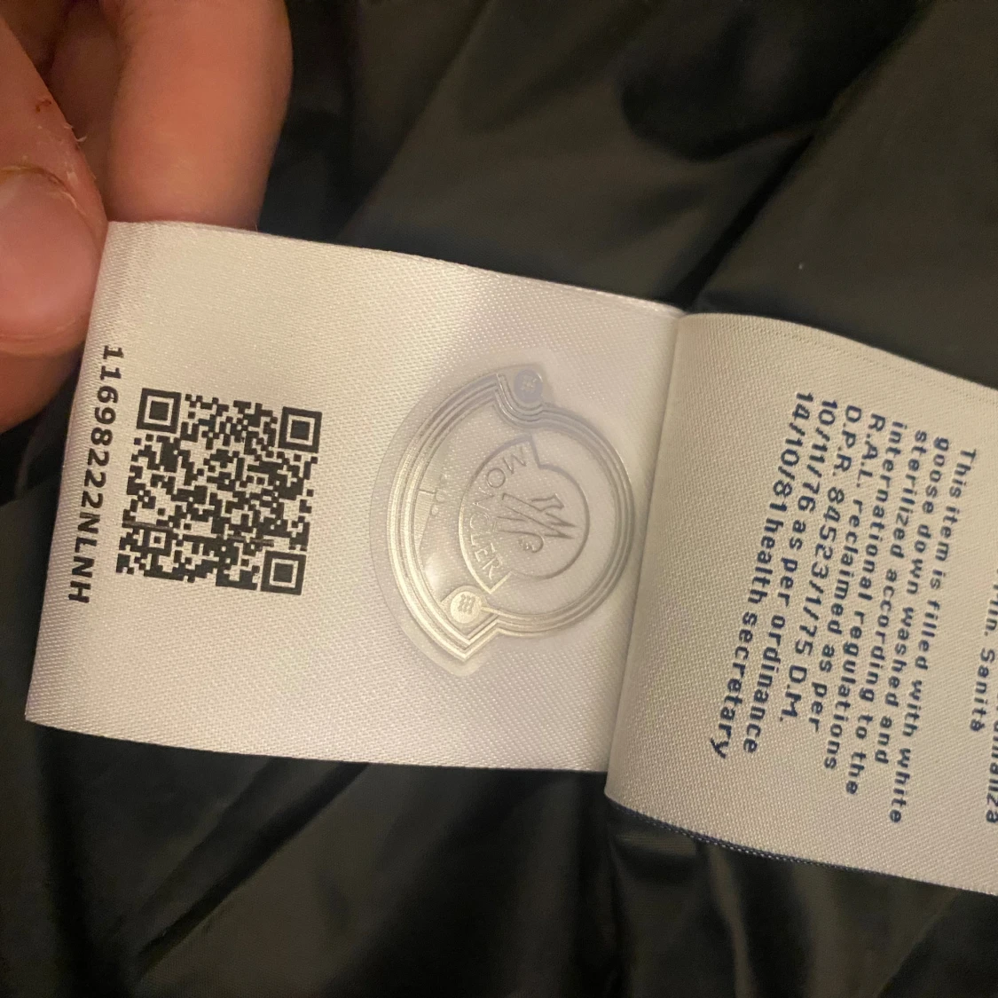 Svart Moncler dunjacka med huva L - 4