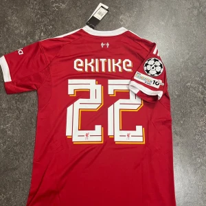 Liverpool röd fotbollströja Adidas S - Number: 22 ⚽️ UCL Badge ✅ Slimfit 💯 Bäst pris för bäst kvalitet! 🙏🏼