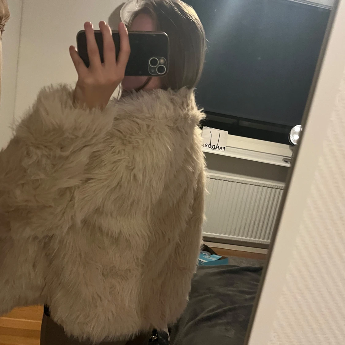 Beige fluffig pälsjacka - 3