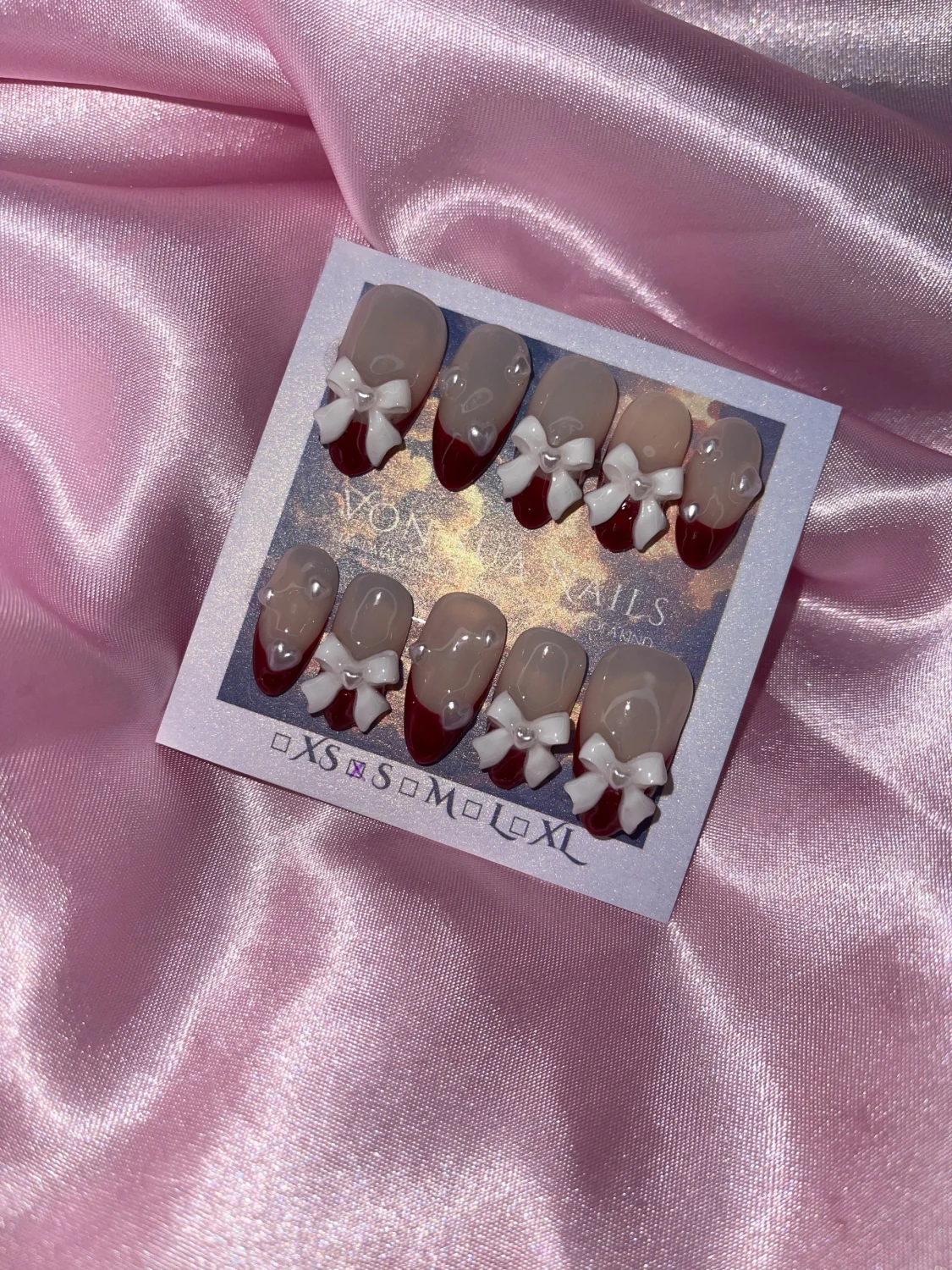 WhiteBows (S);Medium Almond