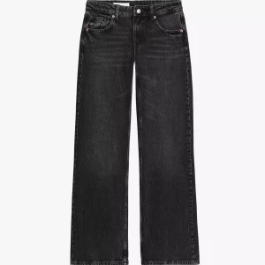Svarta Zara TRF wide jeans  - Snygga svarta jeans med låg midja och wide ben i storlek 36. Helt nya och aldrig använda, alla lappar sitter kvar. Säljer dem då de var en storlek för små i midjan! 🖤