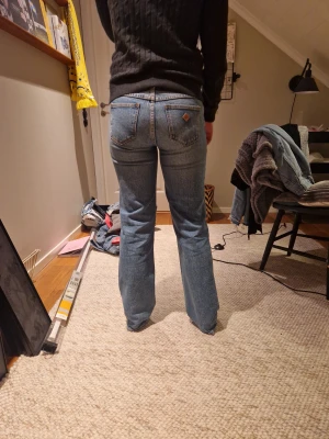Jeans - Säljer ett bar byxor från Abrand I modellen A'99 low straight 