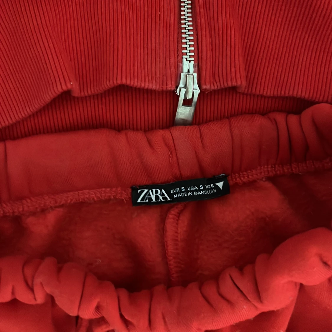 Röda mjukisbyxor från Zara, S - 1