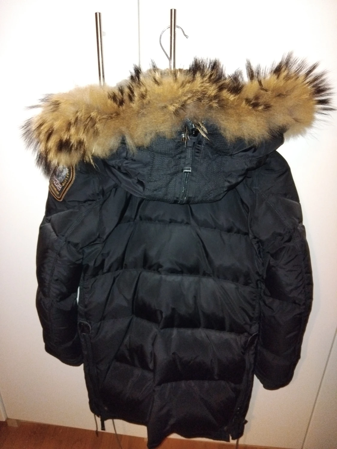 Svart Parajumpers dunjacka Longbear med päls - 1