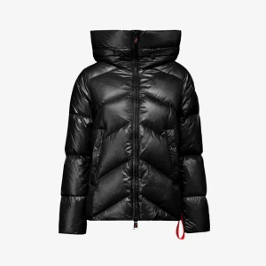 Svart pufferjacka med huva - Säljer en svart pufferjacka från Afterlabel med stor huva och coola röda detaljer vid dragkedjan. Nypris ca 6000, pris går att diskutera 