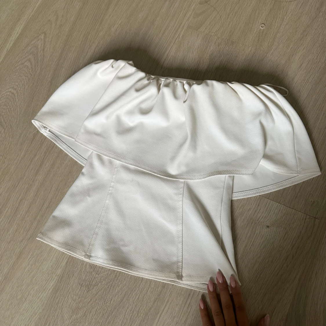 Vit offshoulder topp från Zara - 1