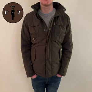 Snoot Fieldjacka - Snoot | Skick 8/10 | Nypris 5499 kr, vårat pris endast 1199 kr | Storlek M | Svarar gärna på era frågor och funderingar!