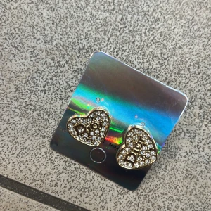 Fina örhänge - fina dior örhönge 