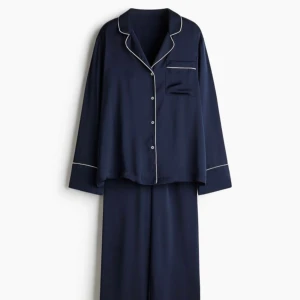 Mörk Blå Pyjama - Mörk Blå Pyjama Tröjä