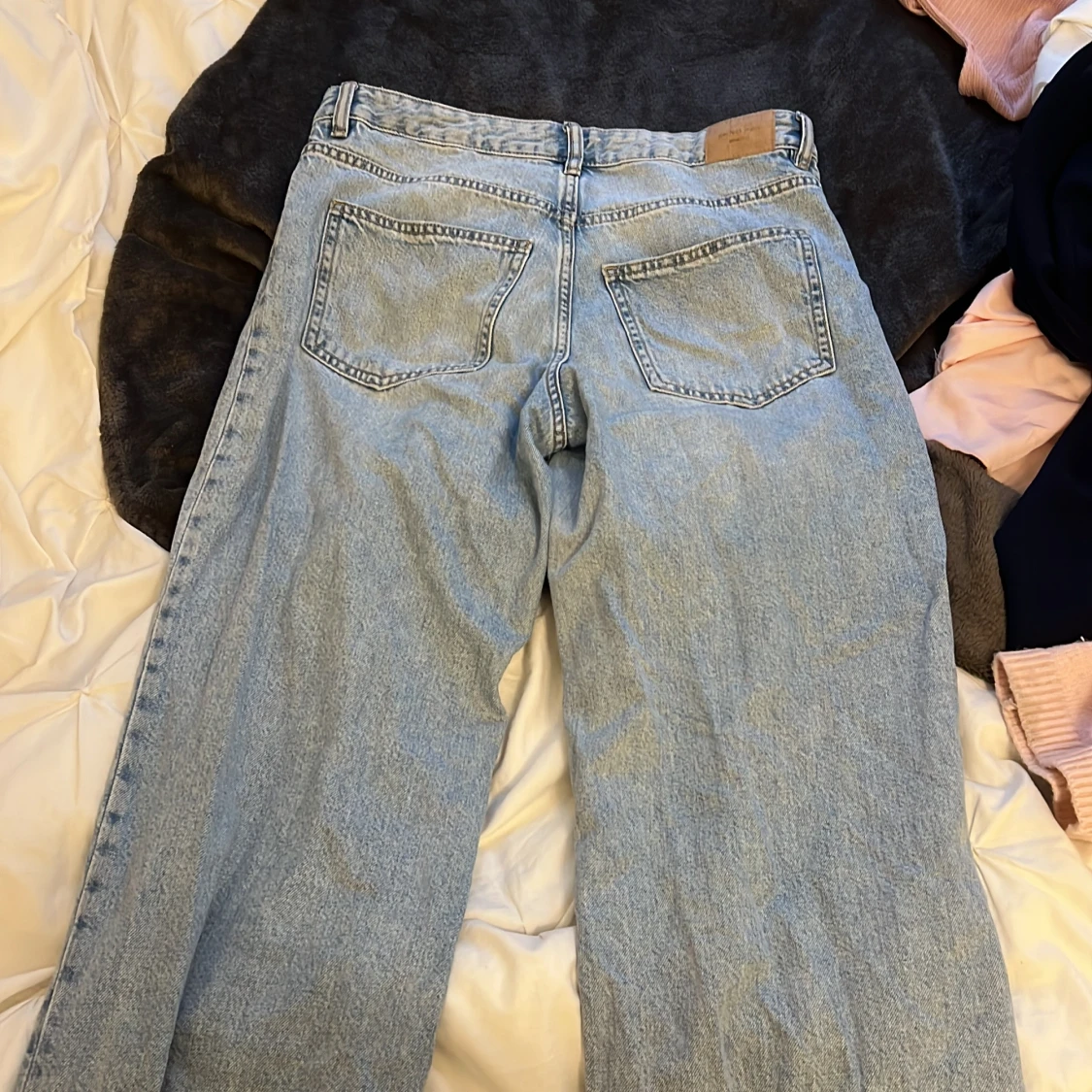 Ljusblå wide jeans från HM - 4