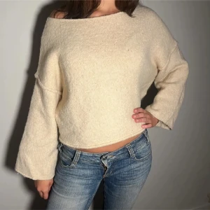 Zara stickad tröja - Stickad tröja från Zara, inga defekter endast lite nopprig. Tror ej den finns och köpa längre. Skit snygg och bekväm