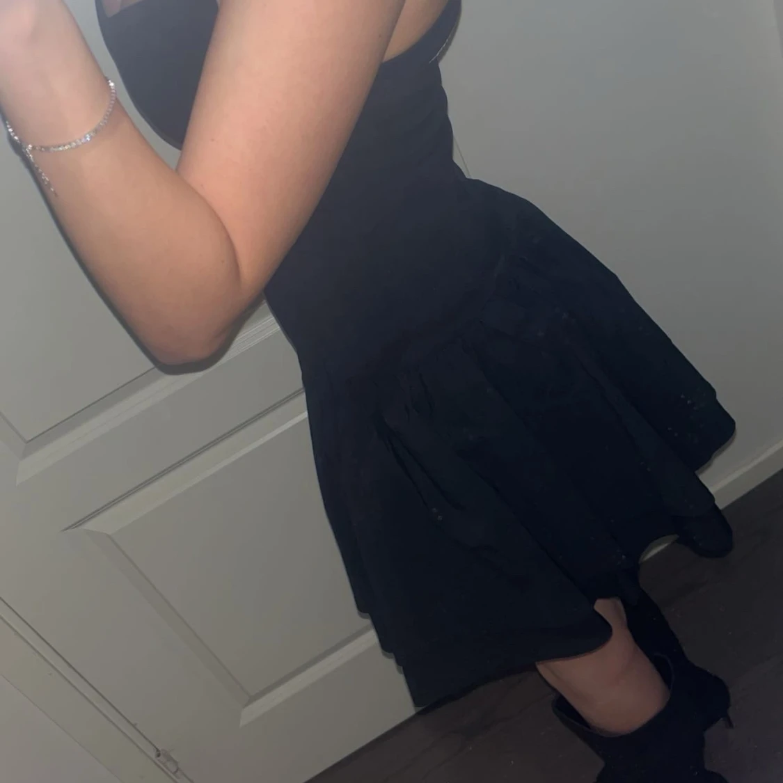 Svart kort klänning från Boohoo - 4