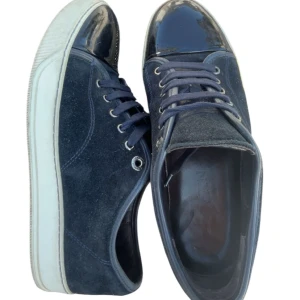 Lanvins  - Lanvins som passar till alla outfits, väldigt bra skick sparsamt använda. Uk 6 hör av dig vid fundering!🤝