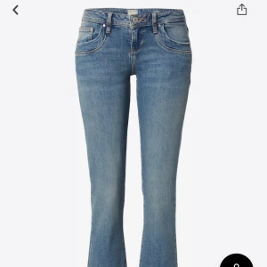 Ltb Jeans - HELT NYA. Ltb lågmidjade jeans i modellen Valerie, storlek 27/32, passar S. Dessa är för små för mig så måste tyvärr sälja av, oanvända.