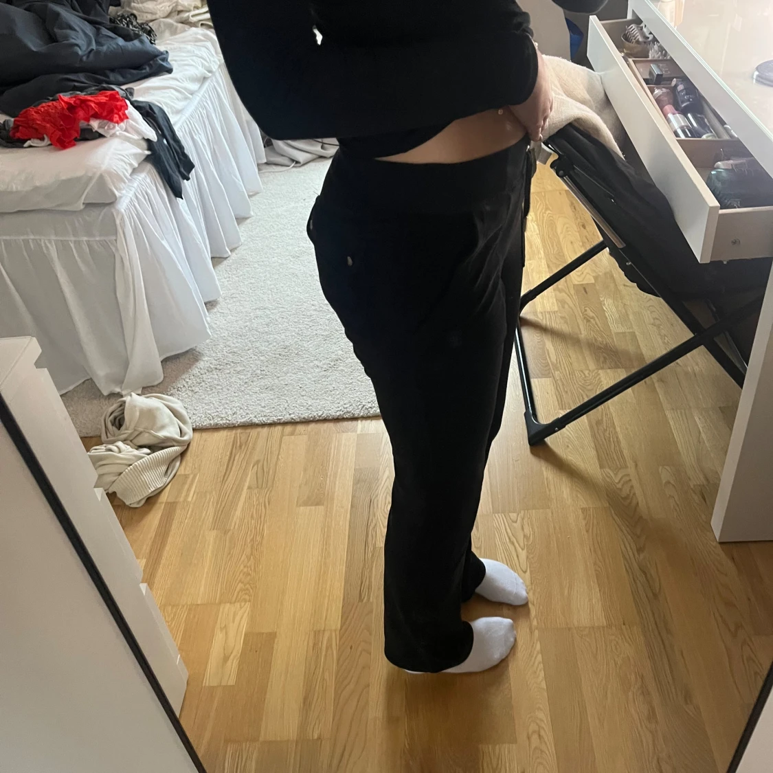 Svarta juicy couture byxor - 1