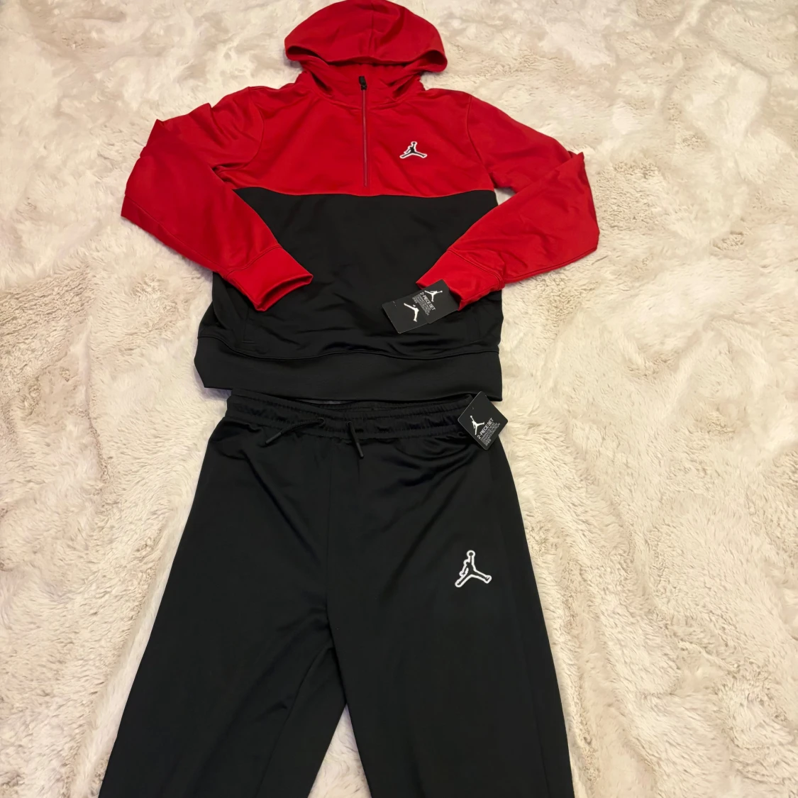 Svart jordans träningskläder