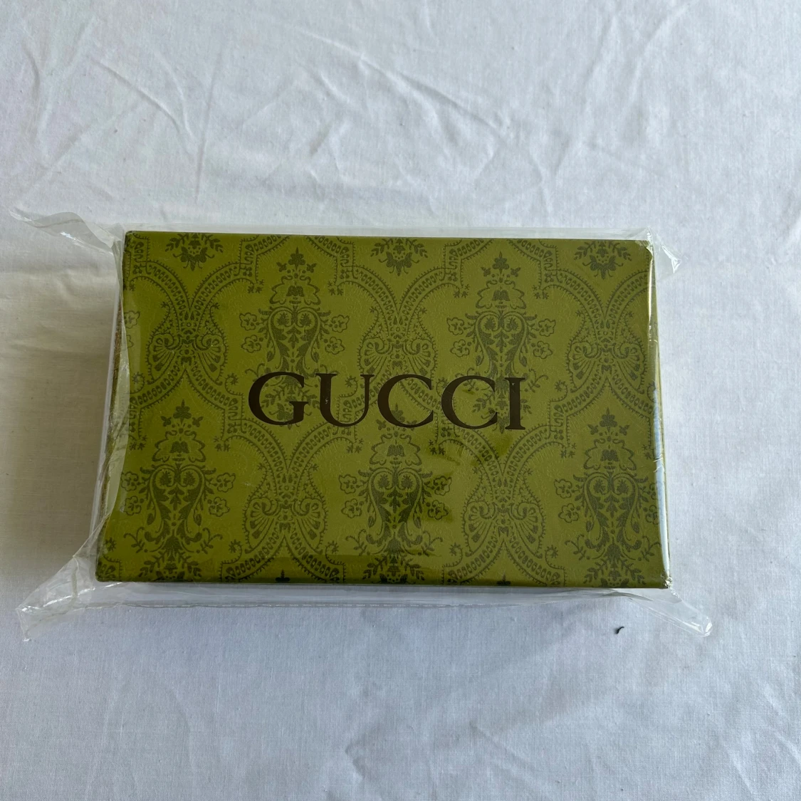 Gucci beige axelväska med kedja - 4