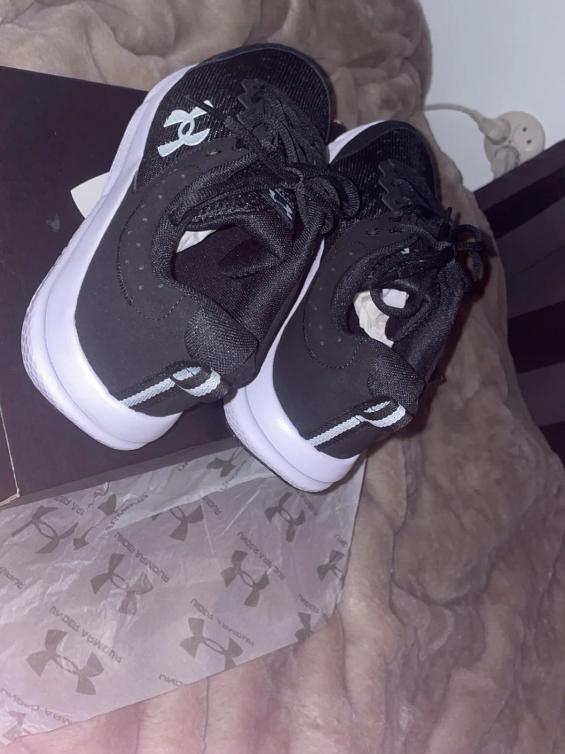 Svarta Under Armour sneakers - 3