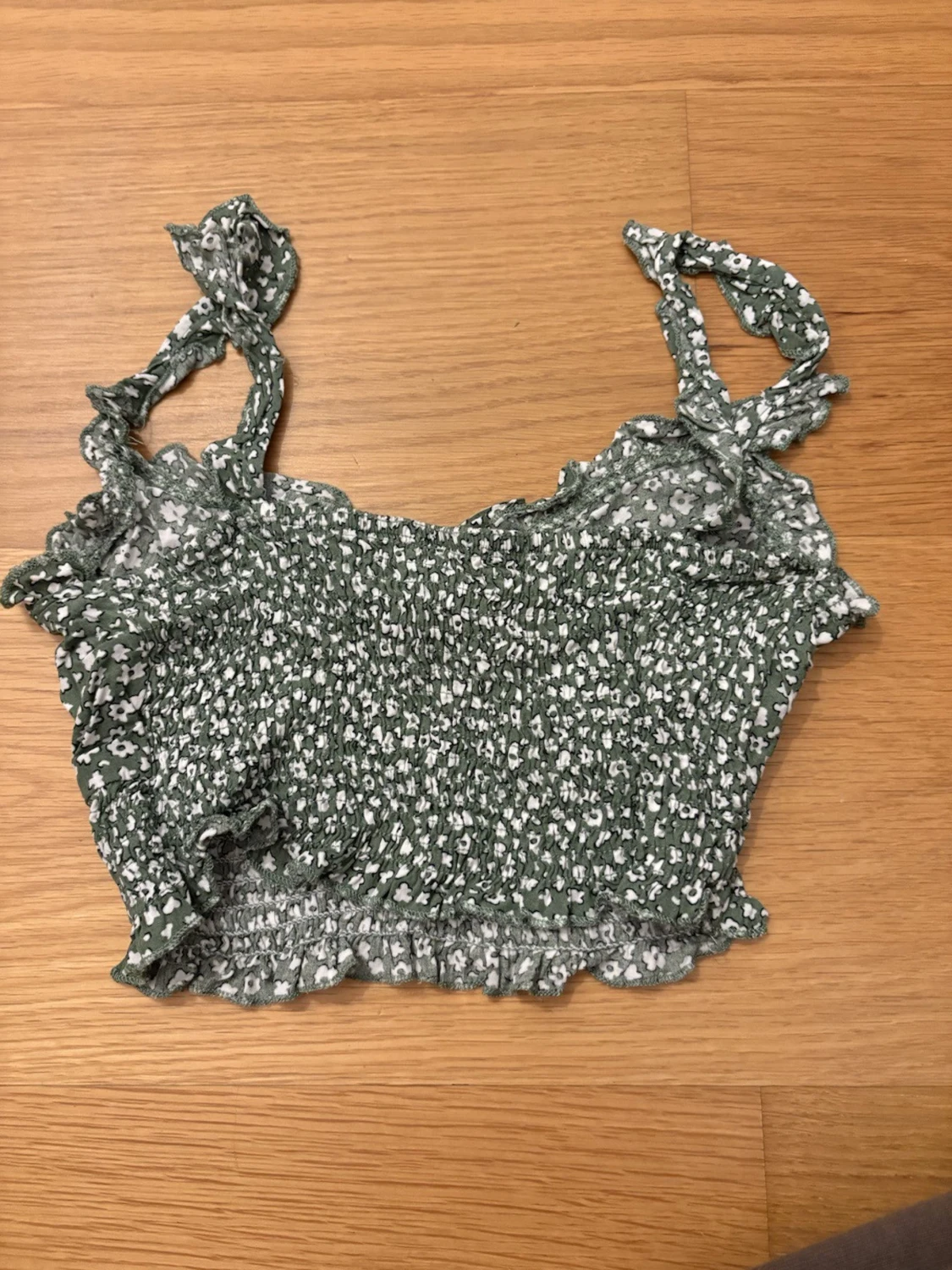 Grön blommig croppad topp från SHEIN, storlek XS - 1