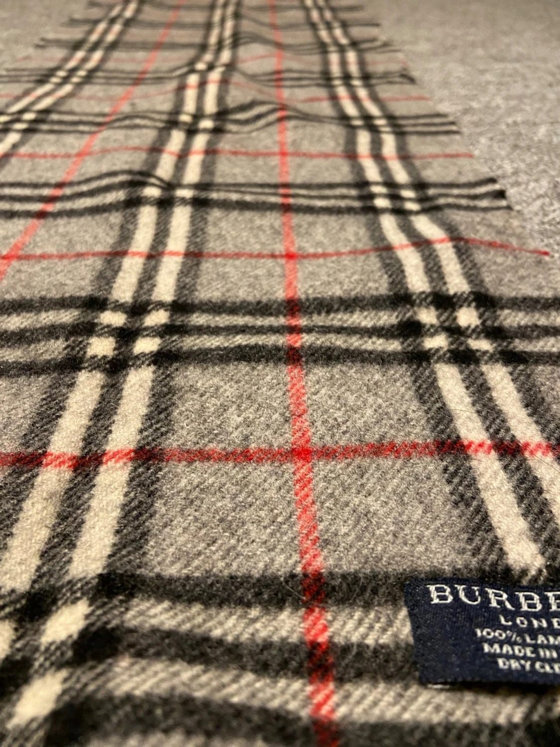 Grå burberry scarf - 1