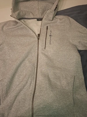 Sail racing hoodie - Använd fåtal gånger, riktigt bra skick ingen skada helt ny